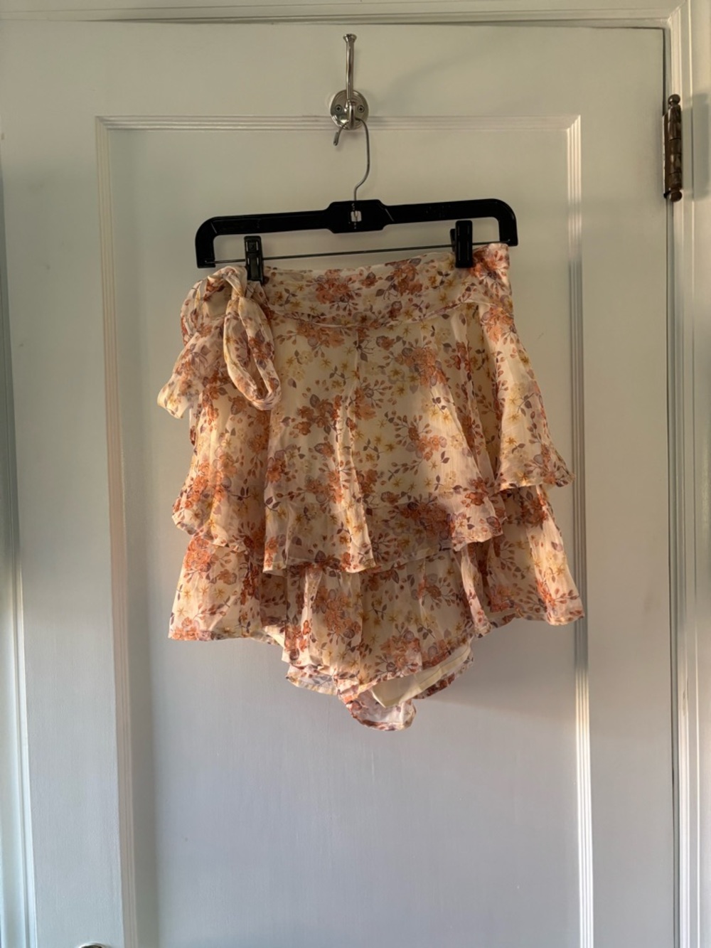 Floral Tiered Ruffle Skirted Shorts in Cream and Peach